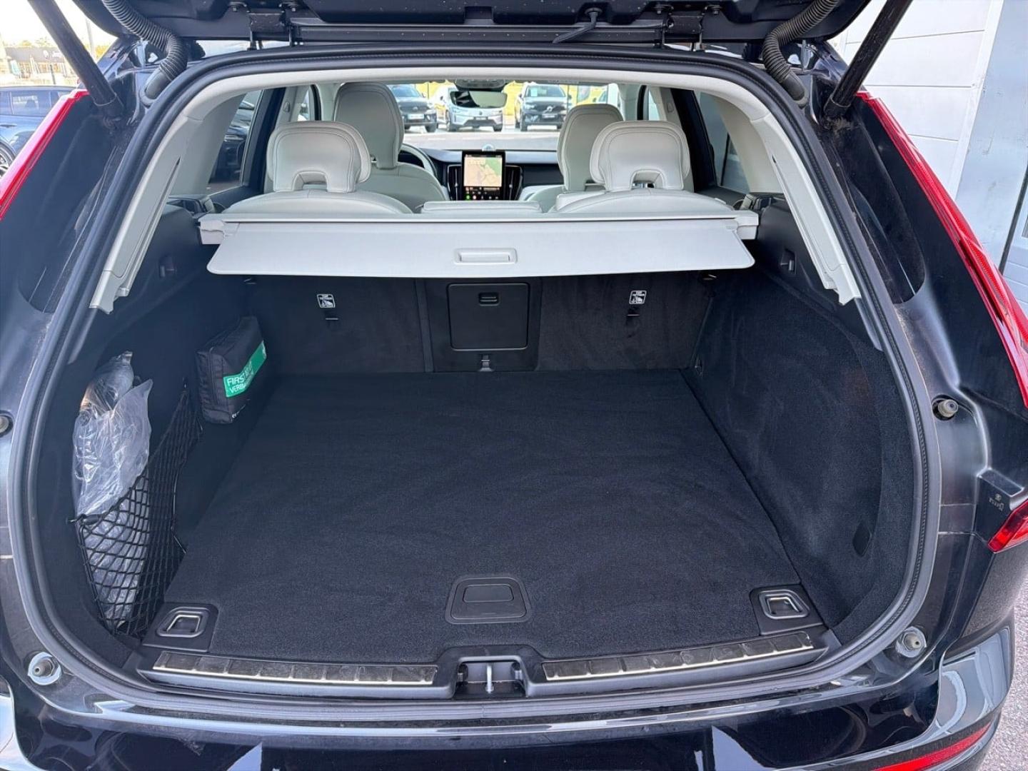 Image VOLVO XC60 T6 Hybride Rechargeable 350ch Ultra Style Dark Geartronic 8 AWD