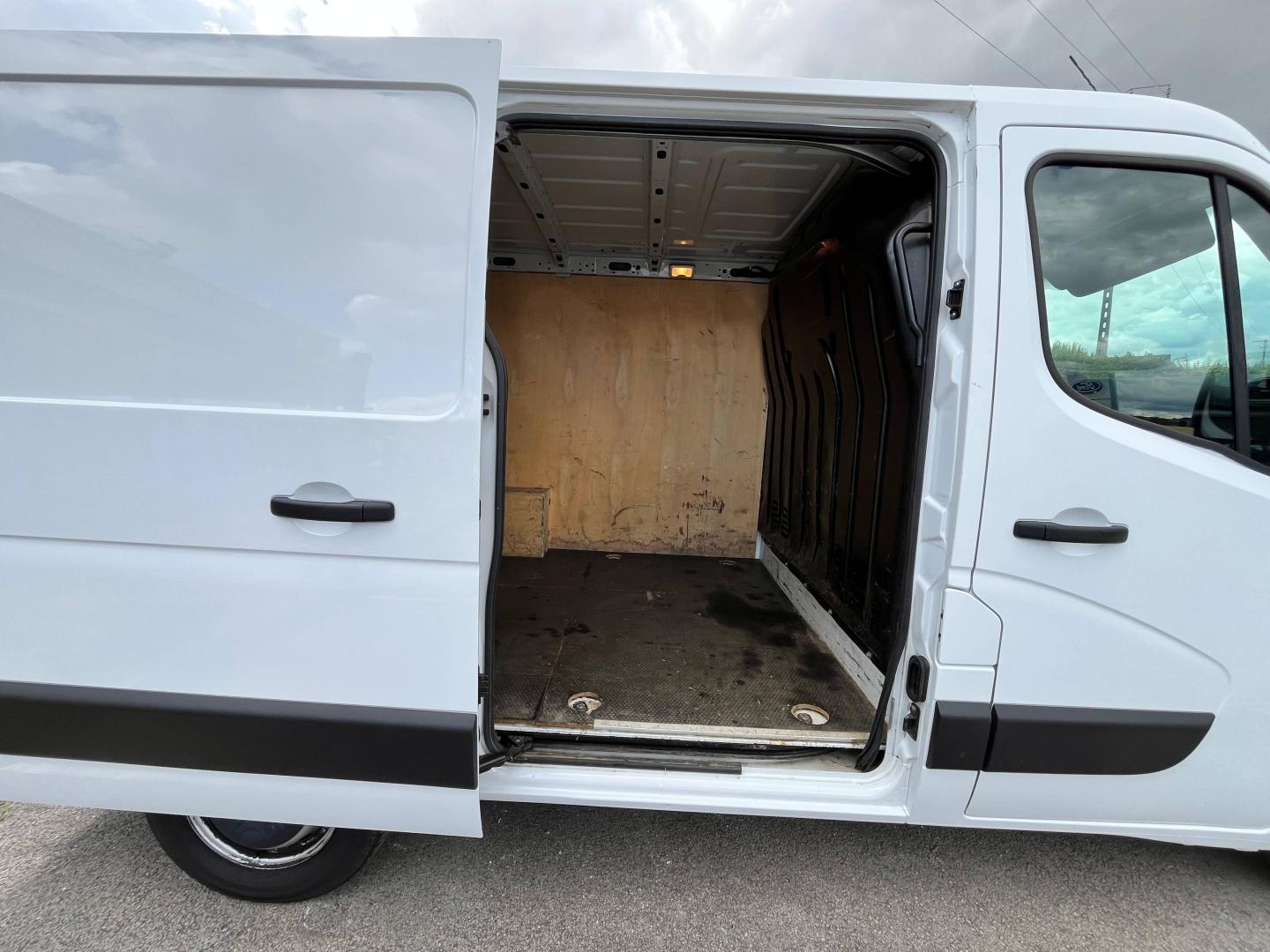 Image RENAULT Master Fg F2800 L1H1 2.3 Blue dCi 150ch Grand Confort Euro6