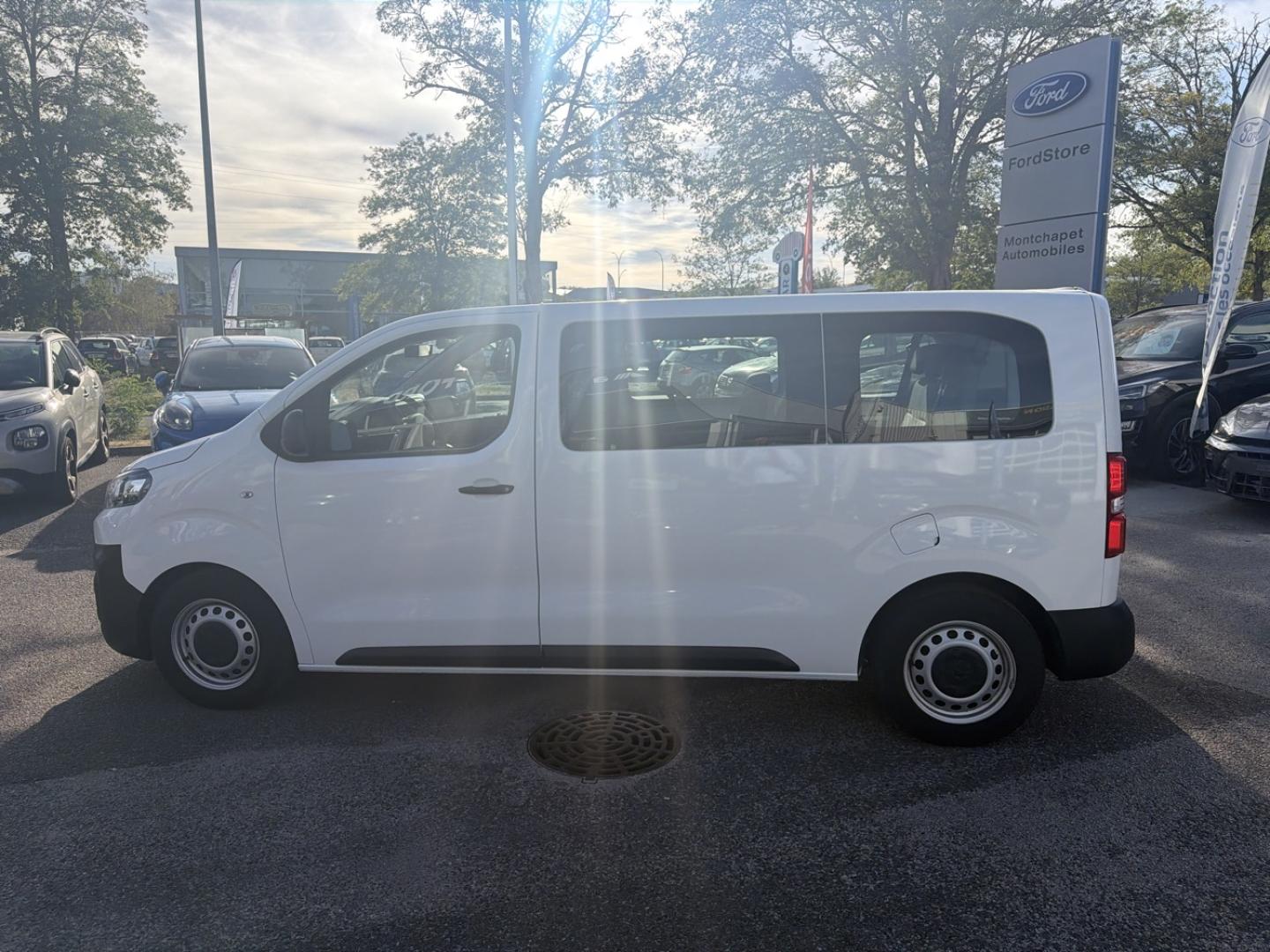 Image CITROEN Jumpy M BlueHDi 120 Confort S&S E6.d 9 Places