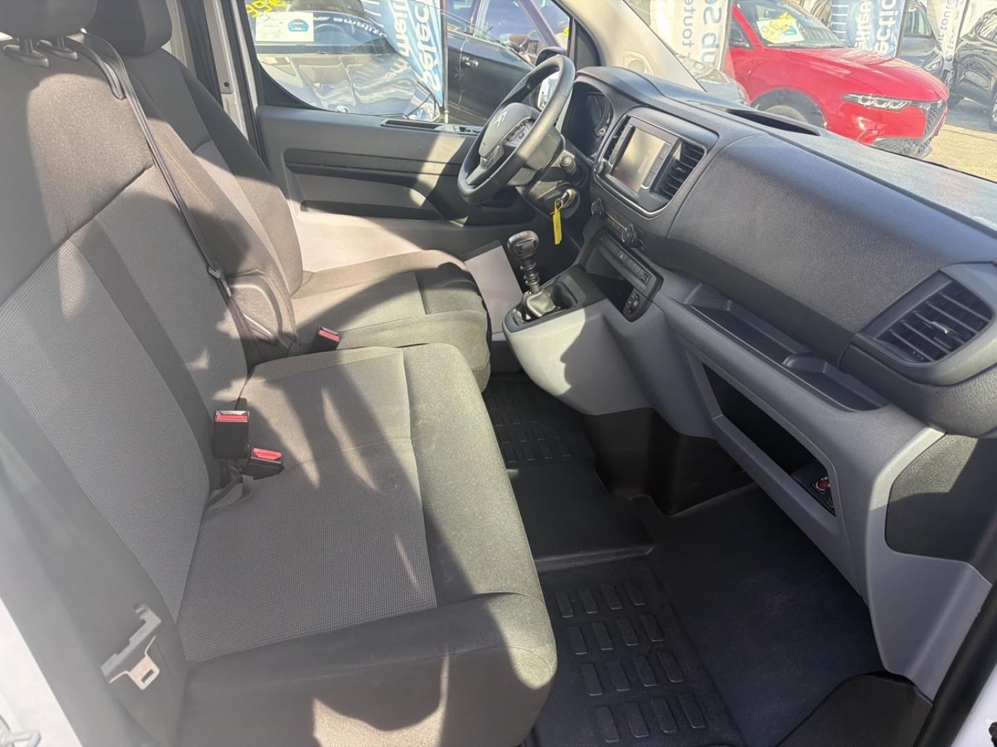 Image CITROEN Jumpy M BlueHDi 120 Confort S&S E6.d 9 Places