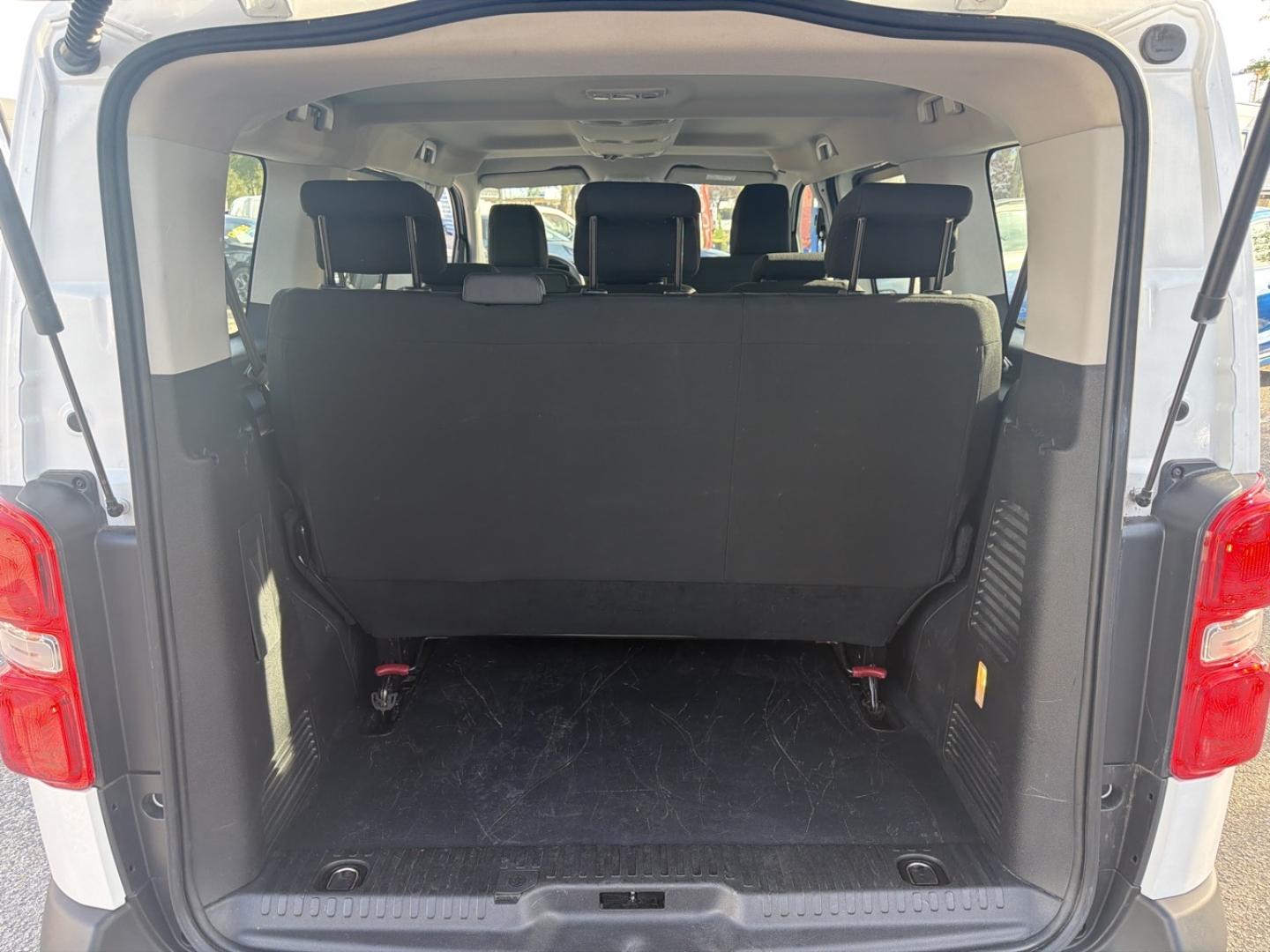 Image CITROEN Jumpy M BlueHDi 120 Confort S&S E6.d 9 Places