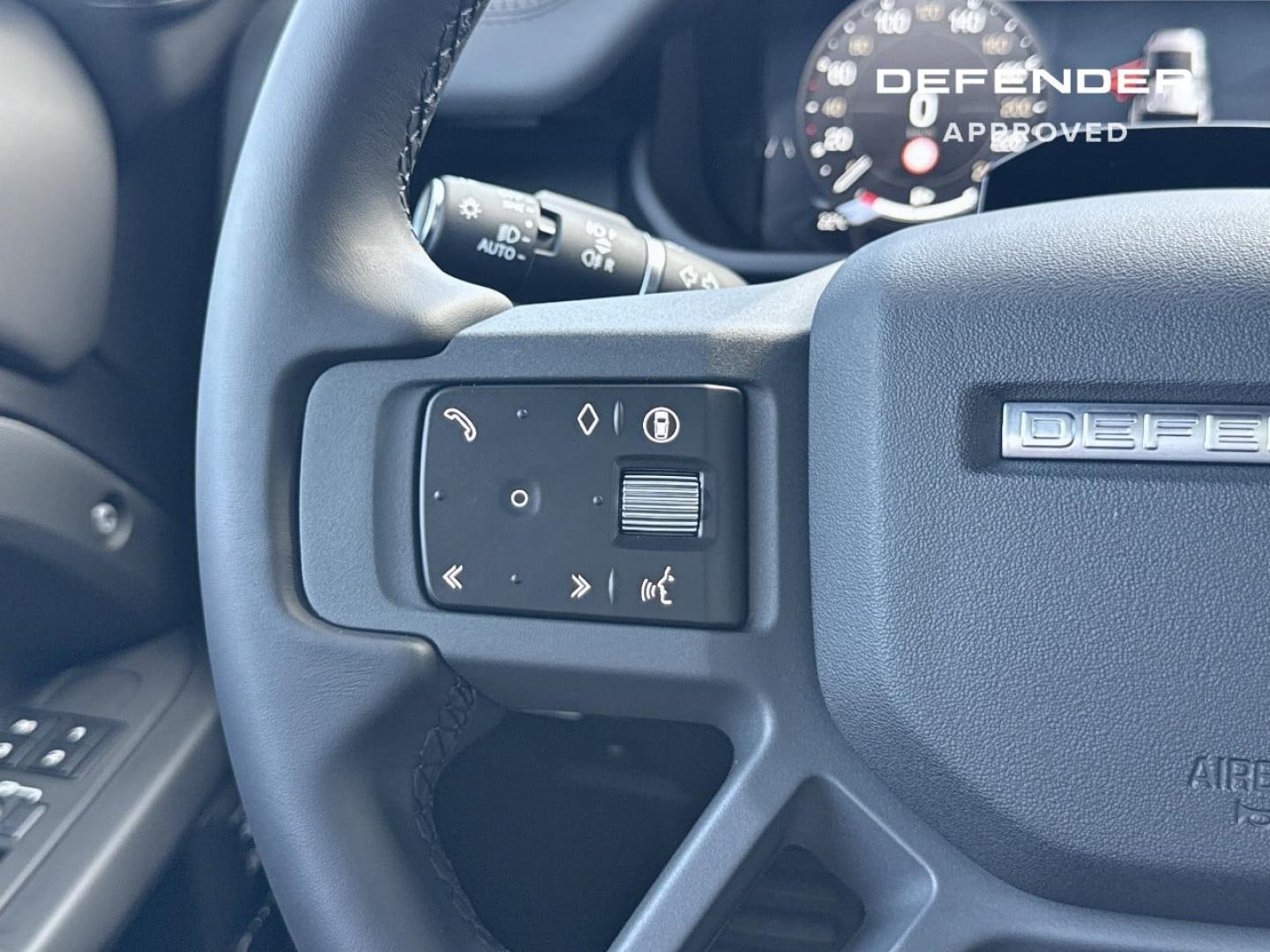 Image LAND-ROVER Defender 110 2.0 P300e PHEV X-Dynamic HSE