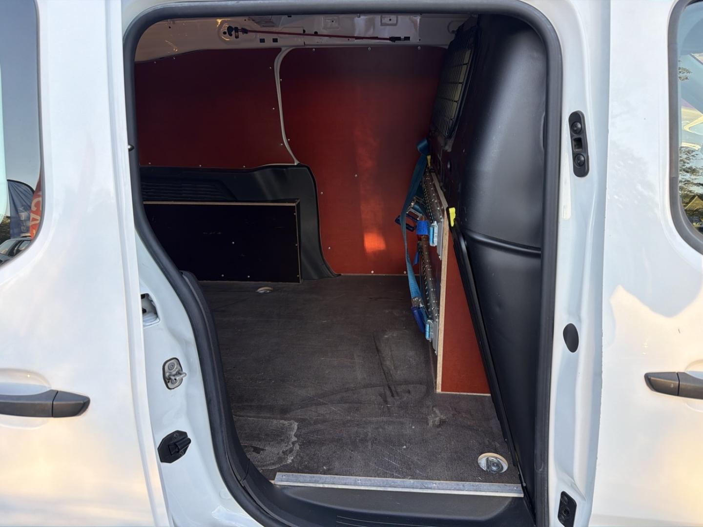 Image PEUGEOT Partner Standard 1000kg BlueHDi 100ch S&S Premium
