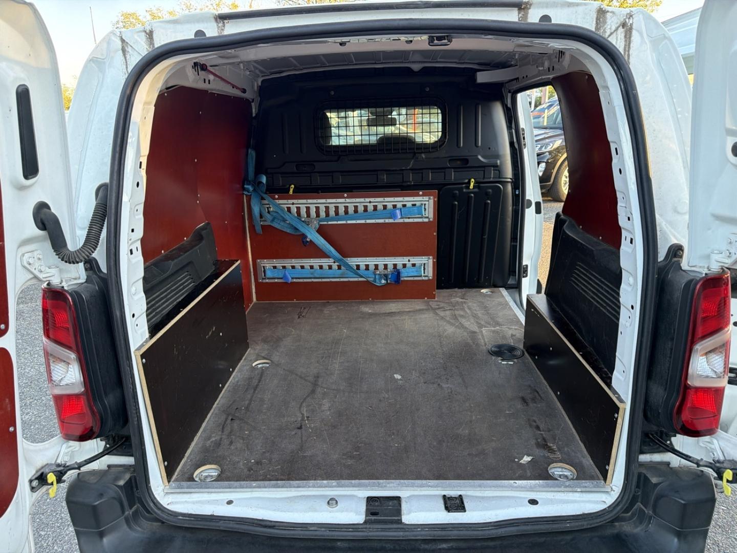 Image PEUGEOT Partner Standard 1000kg BlueHDi 100ch S&S Premium