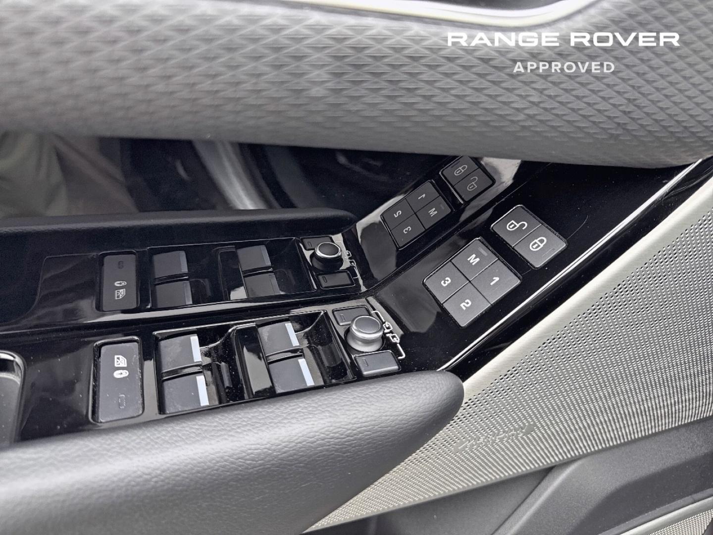 Image LAND-ROVER Range Rover Velar 2.0D 240ch R-Dynamic SE AWD BVA