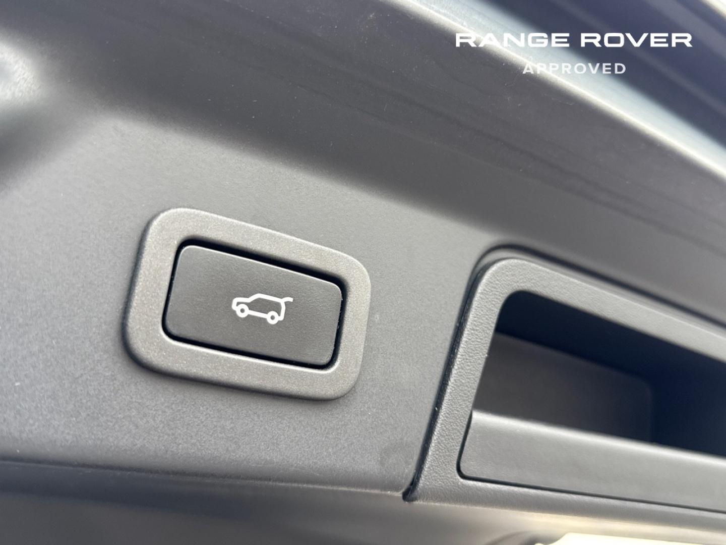 Image LAND-ROVER Range Rover Velar 2.0D 240ch R-Dynamic SE AWD BVA
