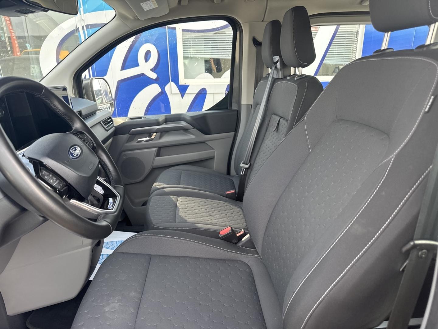 Image FORD Tourneo Custom 320 L2H1 2.0 EcoBlue 150 ch Titanium