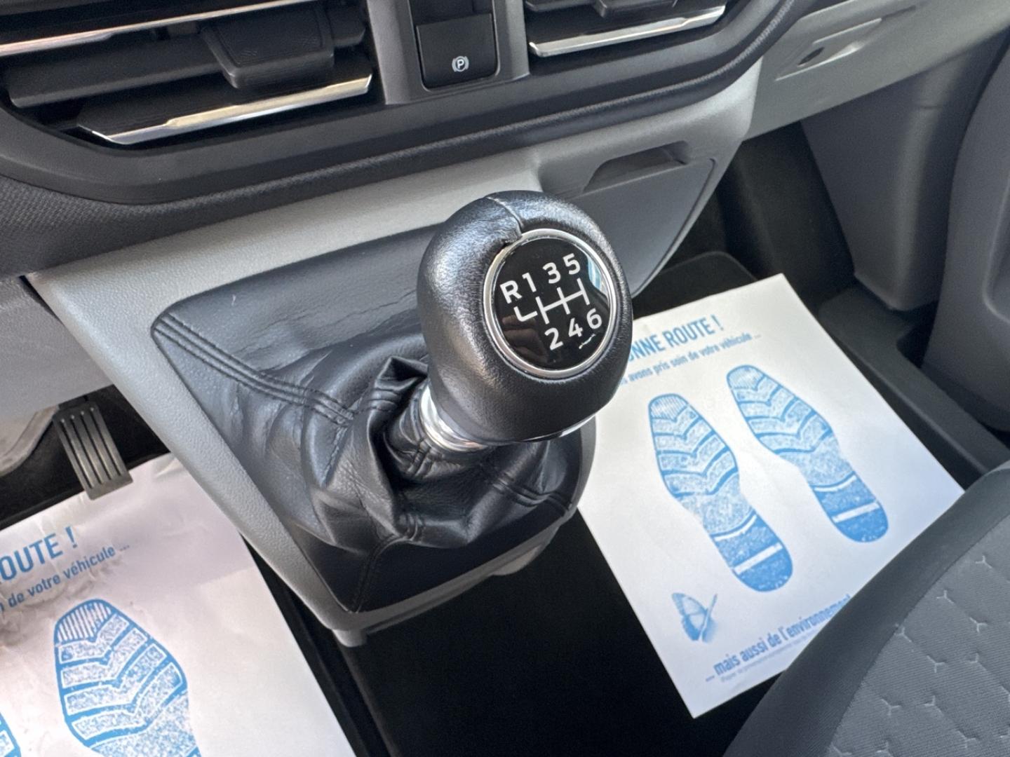 Image FORD Tourneo Custom 320 L2H1 2.0 EcoBlue 150 ch Titanium