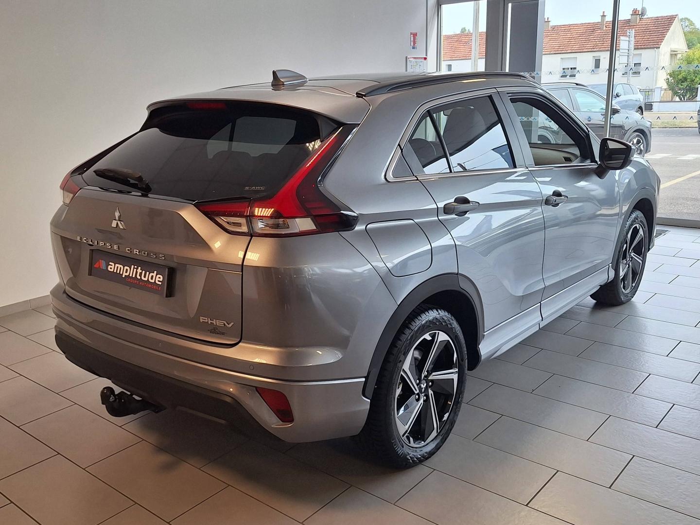 Image MITSUBISHI Eclipse Cross 2.4 MIVEC PHEV 188ch Instyle 4WD