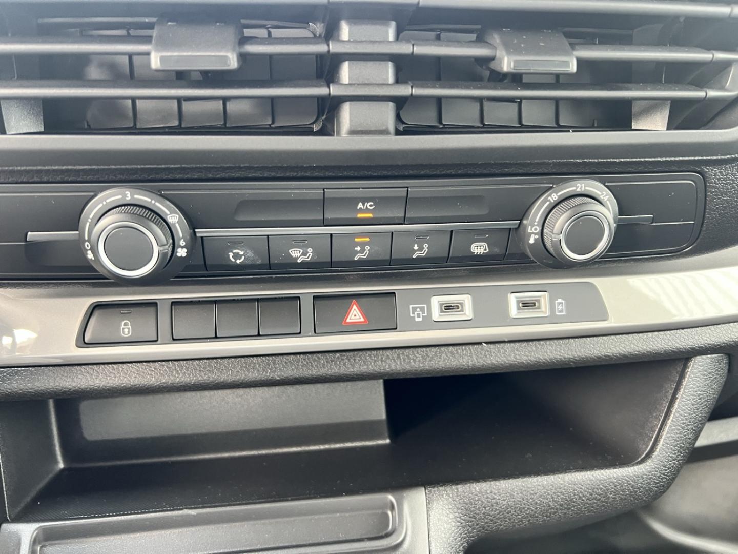 Image PEUGEOT Expert Fg XL 2.2 Diesel 180ch Cabine Approfondie Fixe automatique