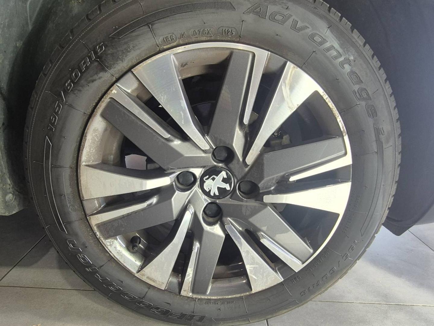 Image PEUGEOT 2008 1.2 PureTech 82ch E6.c Allure