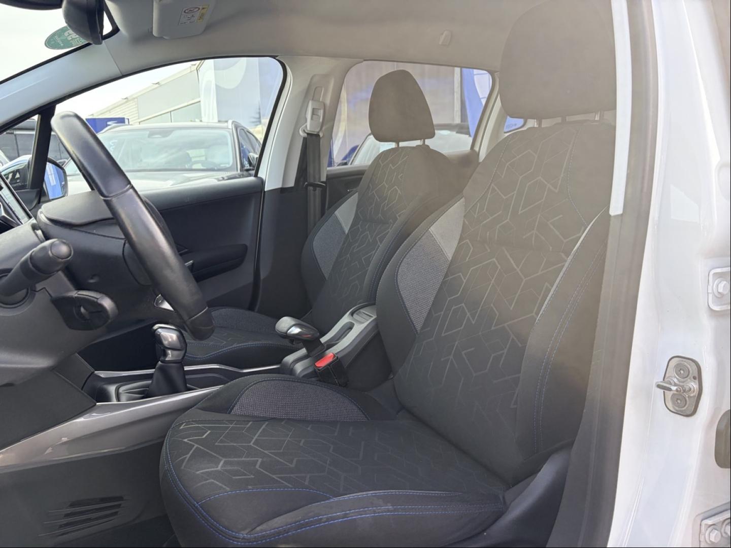 Image PEUGEOT 2008 1.2 PureTech 82ch Style
