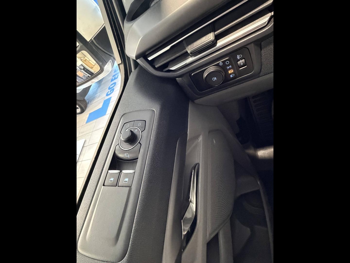 Image FORD Tourneo Custom 320 L2H1 2.0 EcoBlue 150ch Titanium
