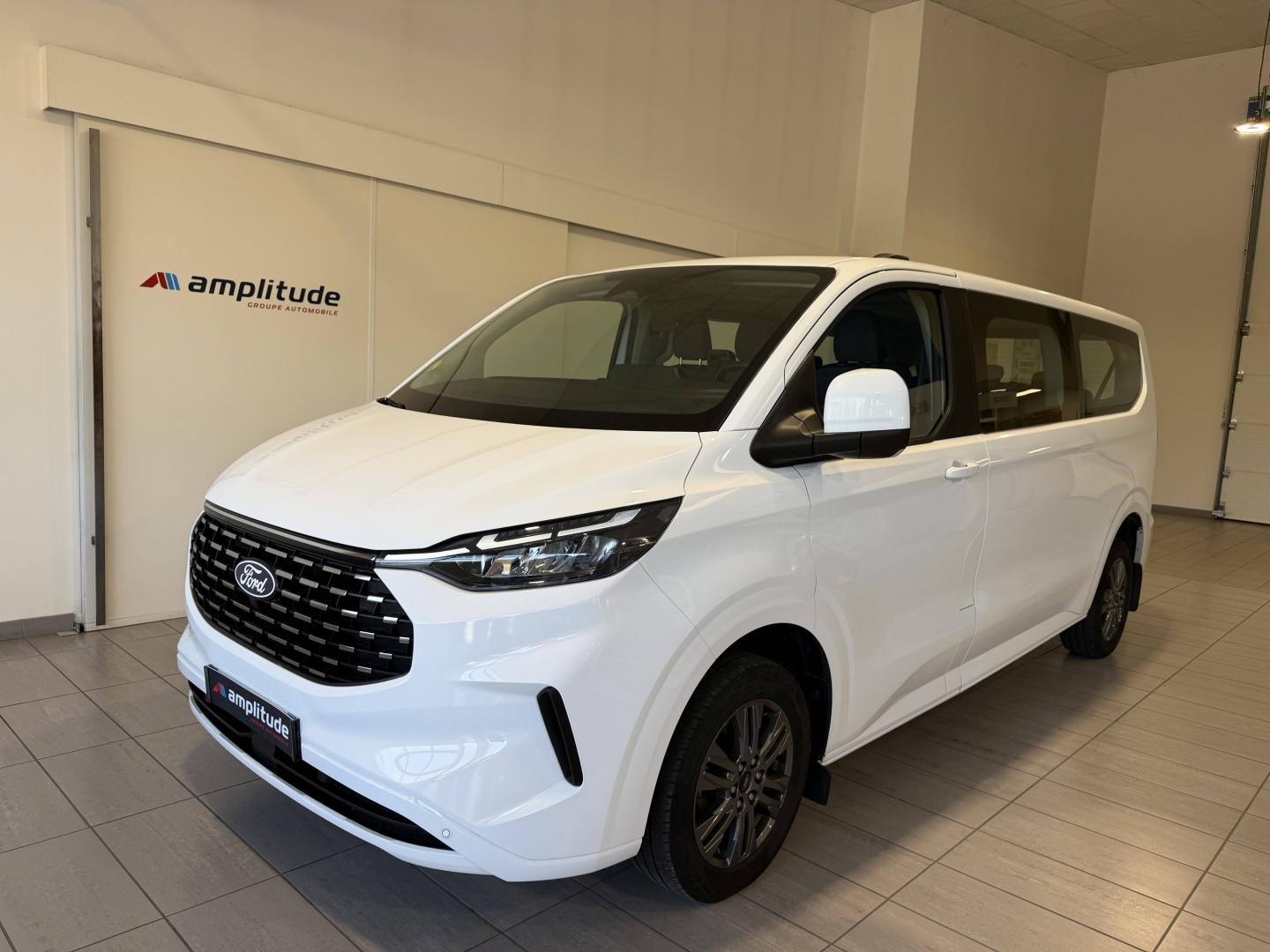 Photo FORD Tourneo Custom 320 L2H1 2.0 EcoBlue 150ch Titanium