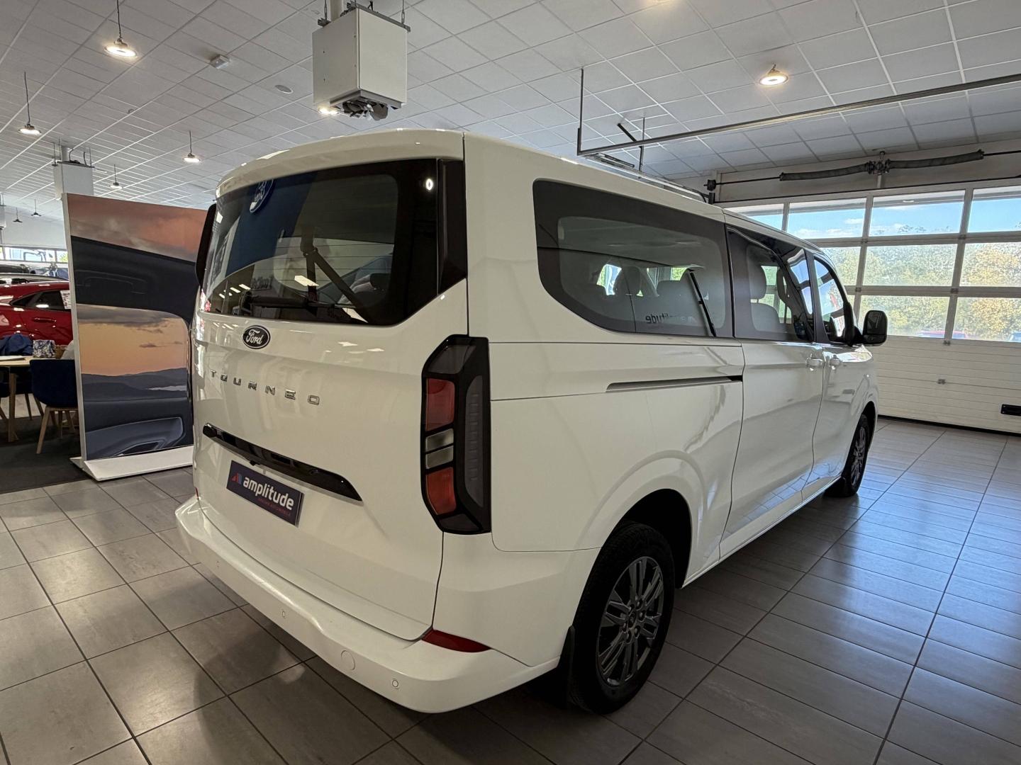 Image FORD Tourneo Custom 320 L2H1 2.0 EcoBlue 150ch Titanium