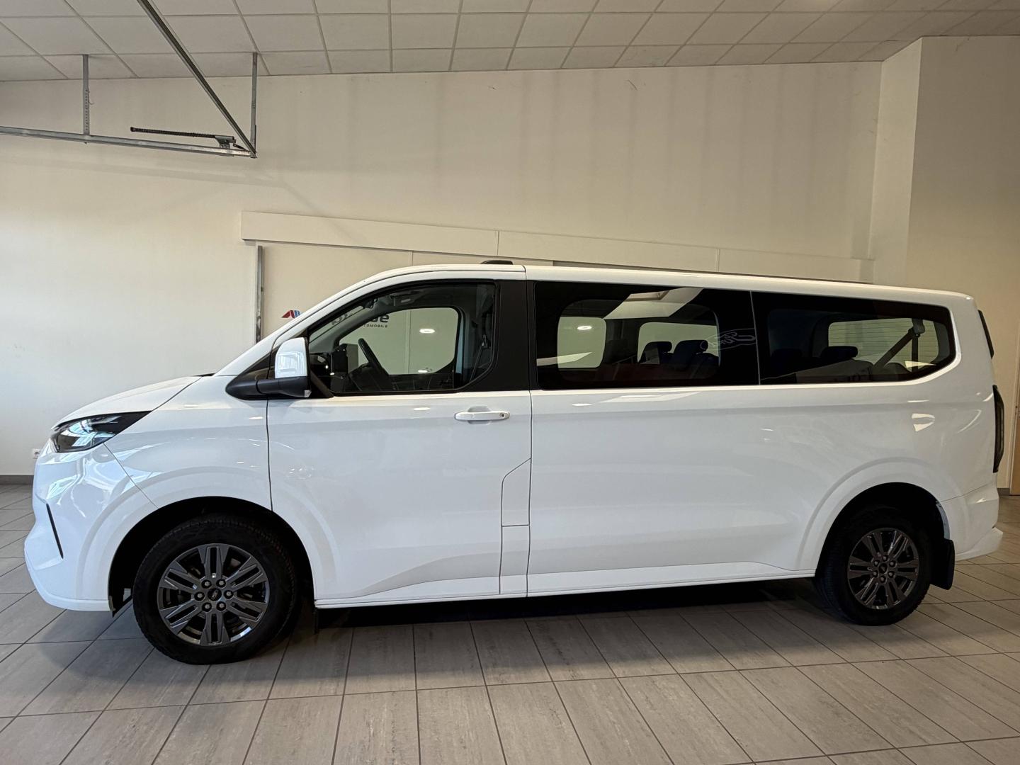Image FORD Tourneo Custom 320 L2H1 2.0 EcoBlue 150ch Titanium