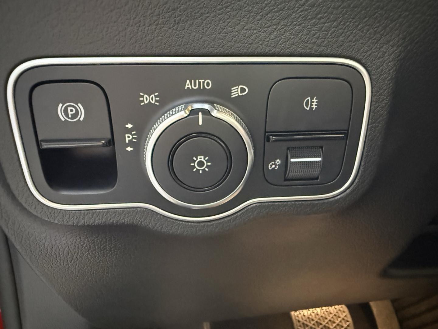 Image MERCEDES-BENZ GLA 200 d 150ch Progressive Line 8G-DCT