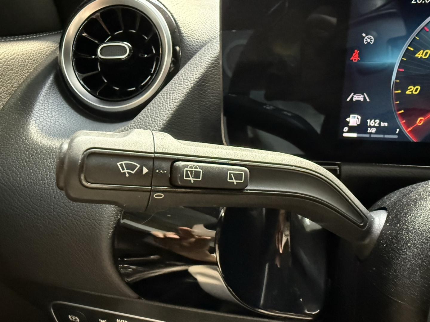 Image MERCEDES-BENZ GLA 200 d 150ch Progressive Line 8G-DCT