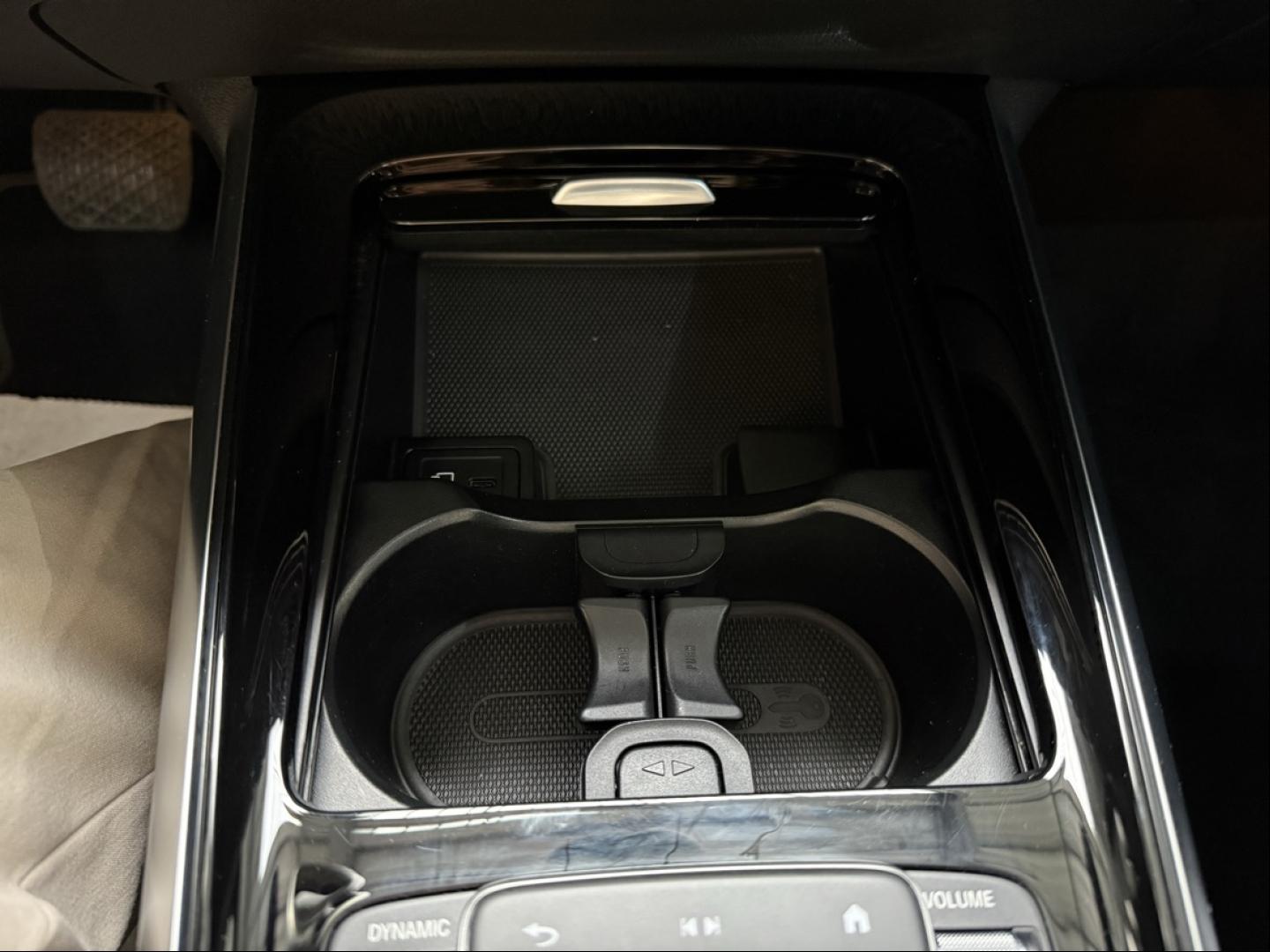 Image MERCEDES-BENZ GLA 200 d 150ch Progressive Line 8G-DCT