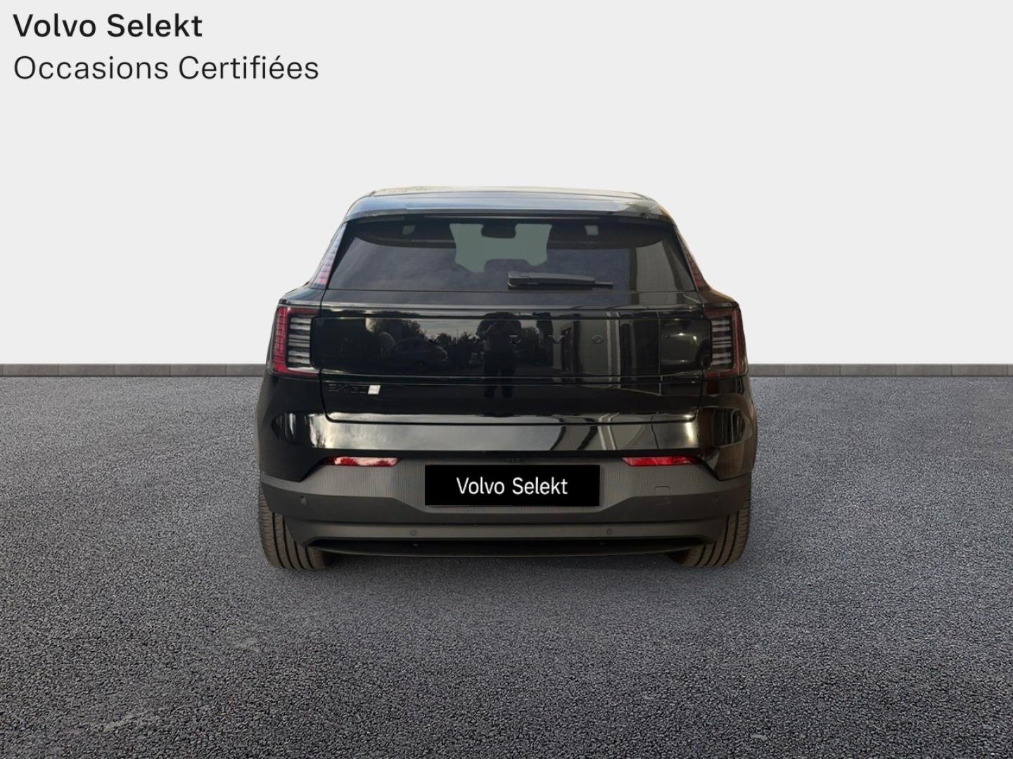 Image VOLVO EX30 P5 Long Range 272ch 69kWh Black Edition