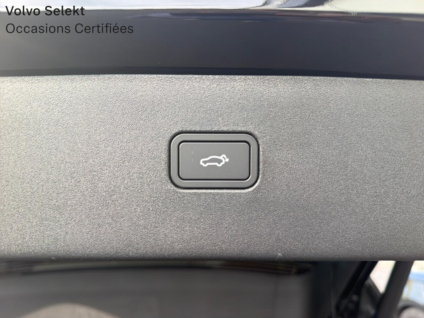 Image VOLVO EX30 P5 Long Range 272ch 69kWh Black Edition