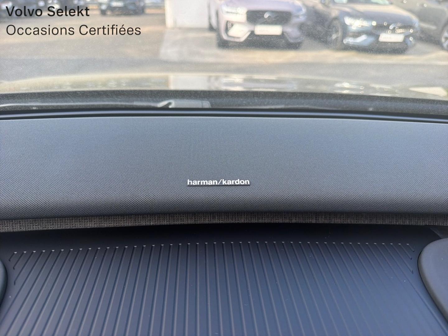 Image VOLVO EX30 P5 Long Range 272ch 69kWh Black Edition