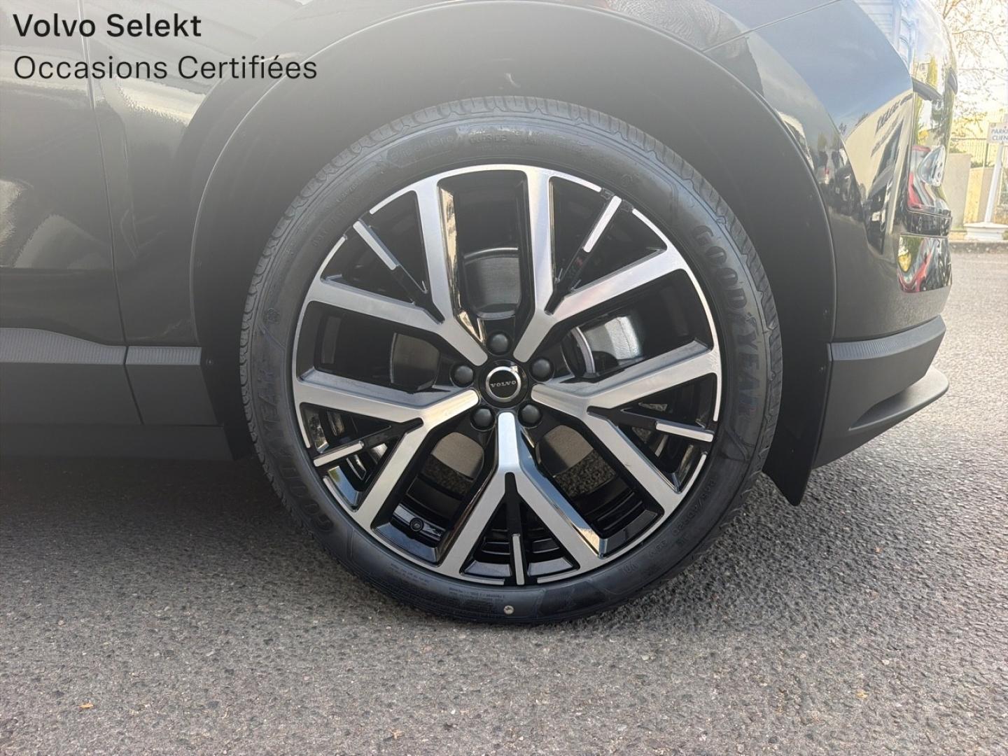 Image VOLVO EX30 P5 Long Range 272ch 69kWh Black Edition