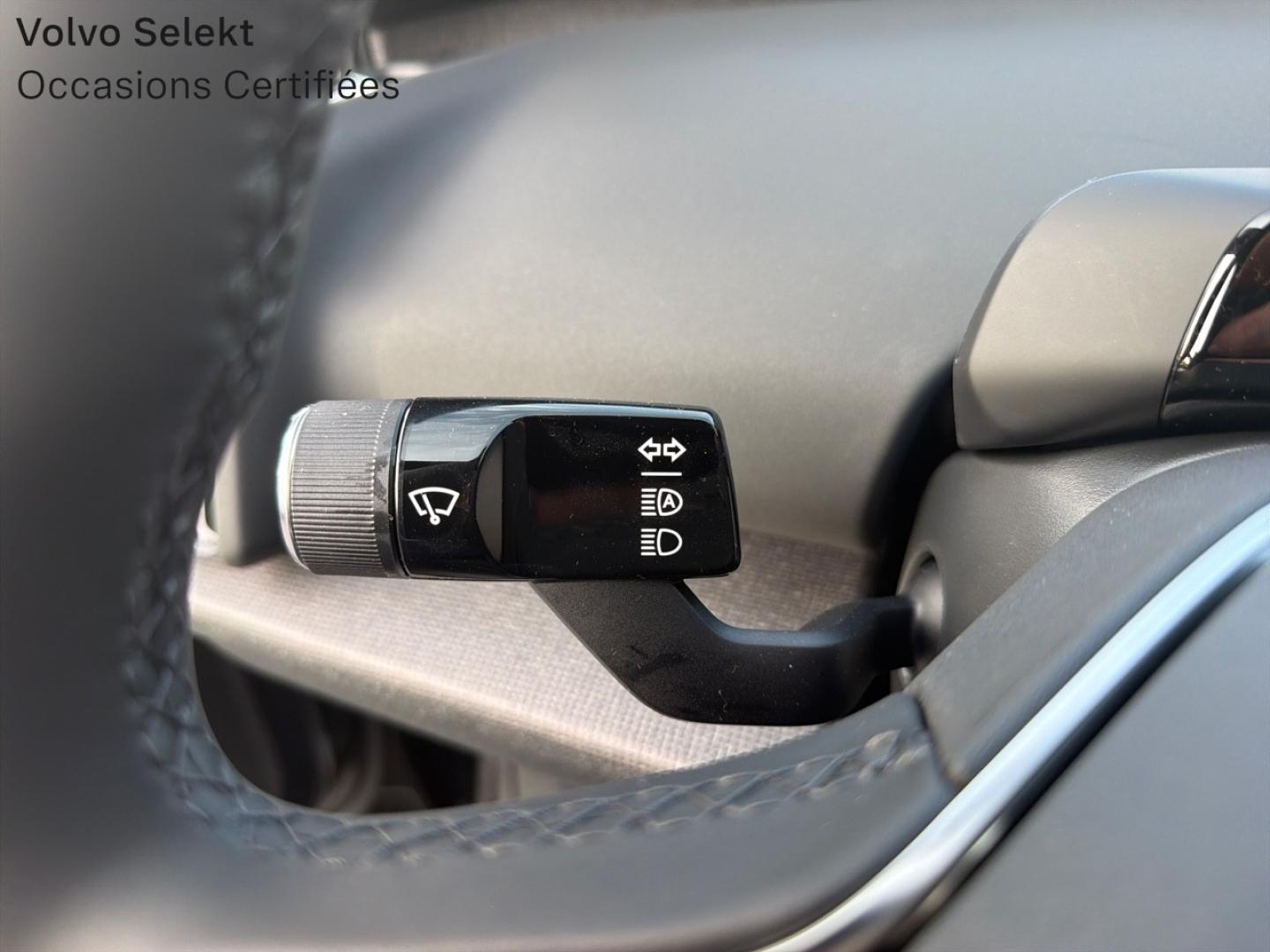 Image VOLVO EX30 P5 Long Range 272ch 69kWh Black Edition