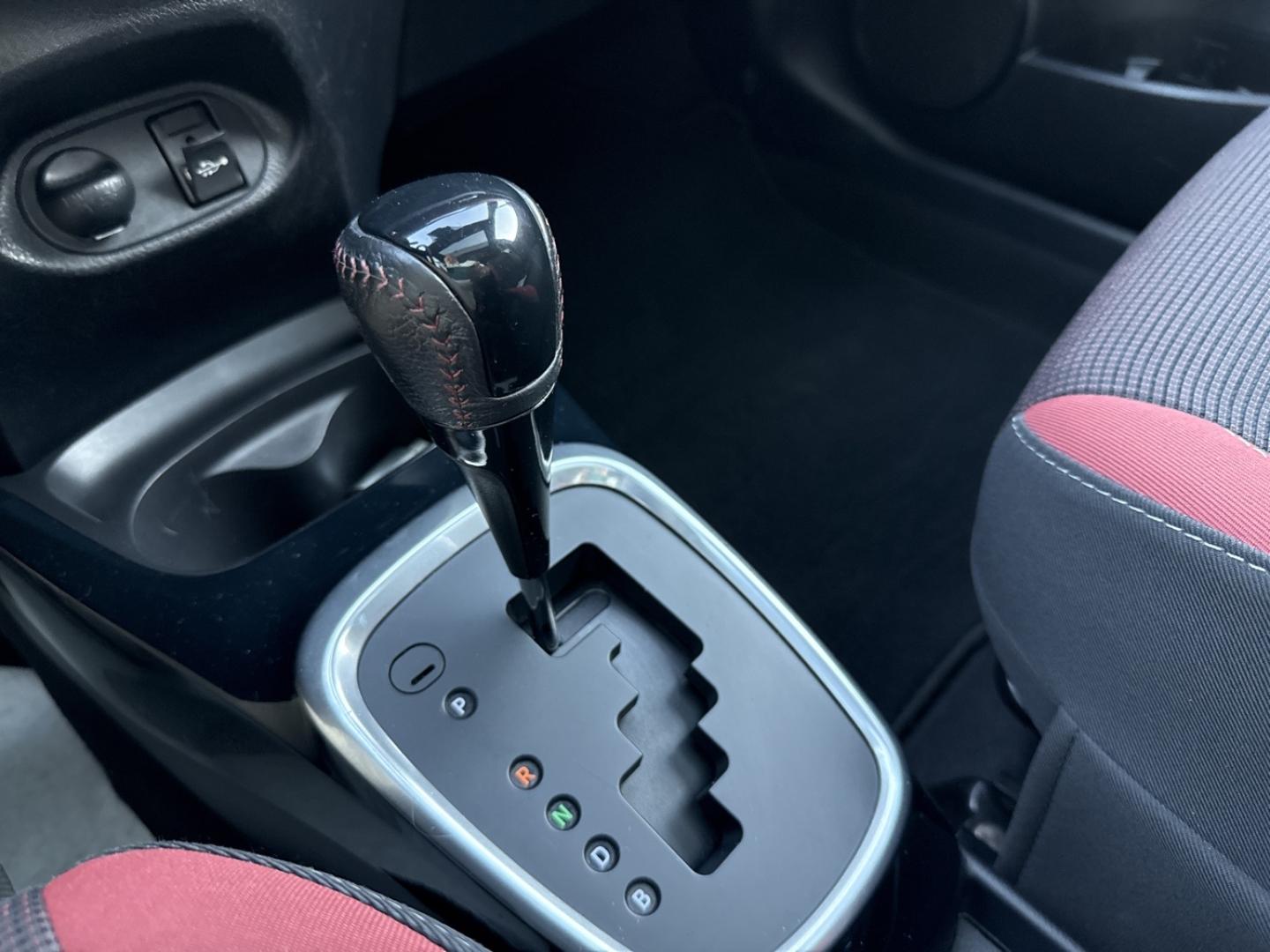 Image TOYOTA Yaris HSD 100h Collection 5p