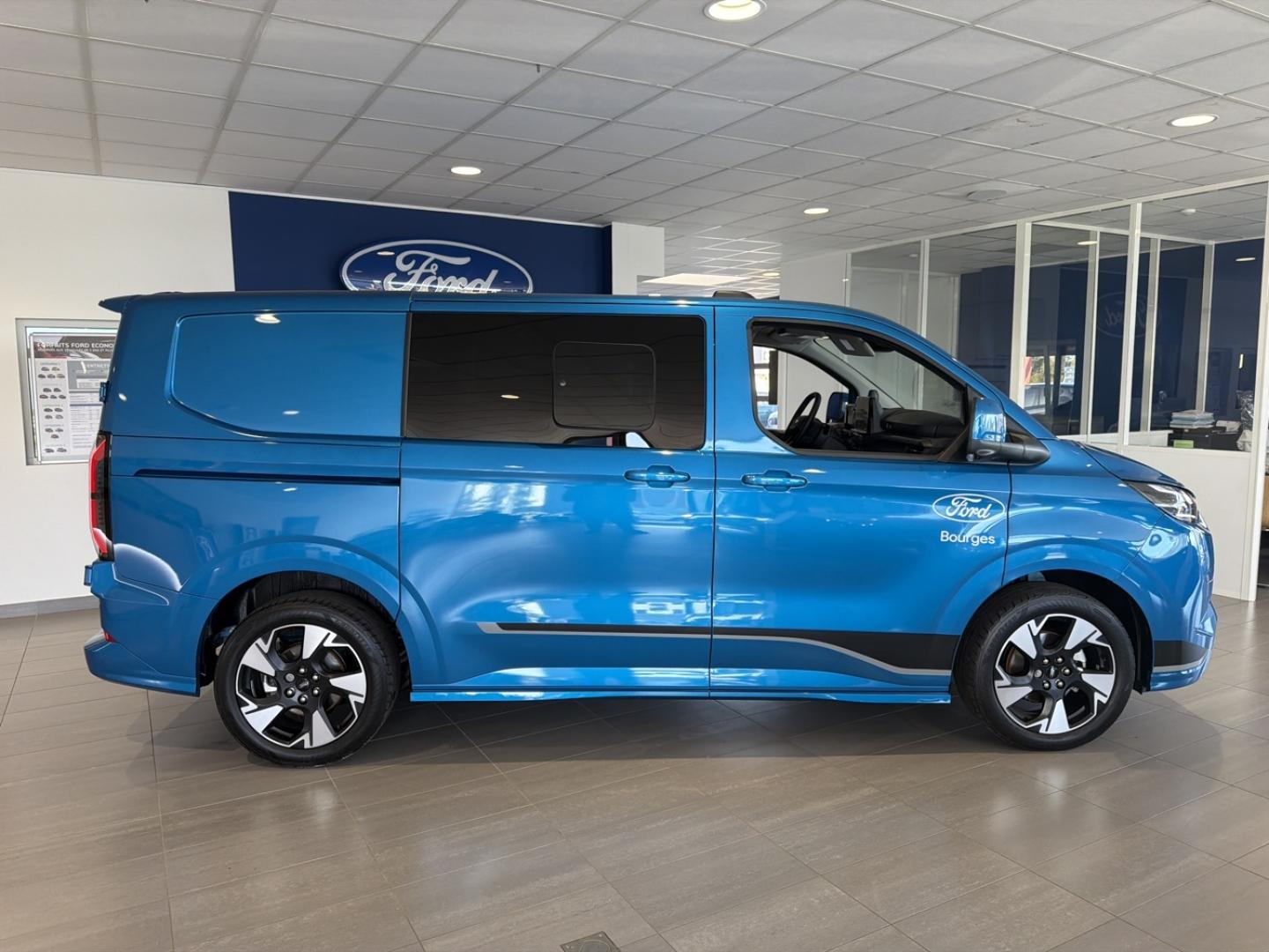 Image FORD Transit Custom Fg 320 L1H1 2.5 Duratec 232ch Hybride recheargeable Cabine Approfondie Sport CVT