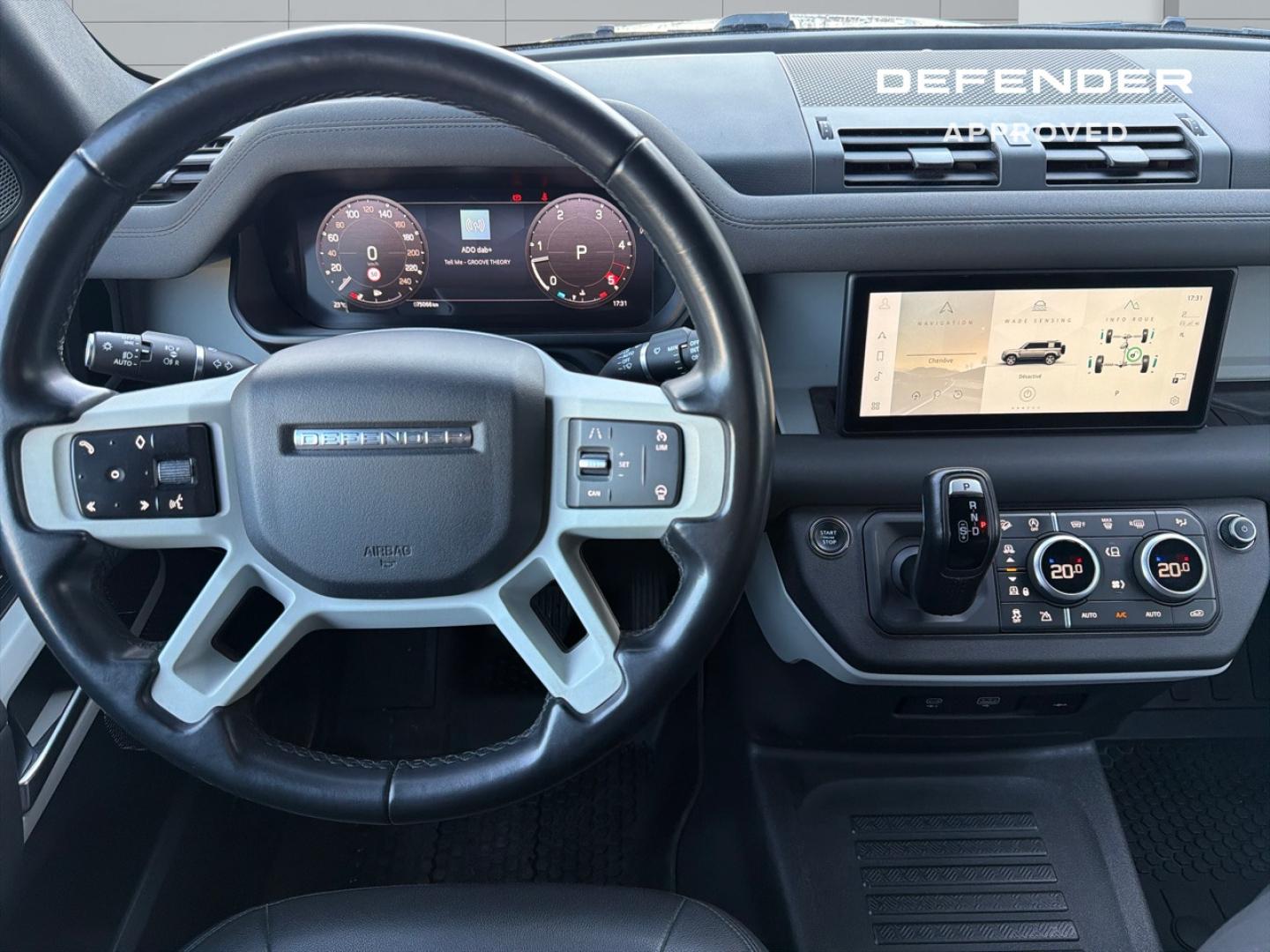 Image LAND-ROVER Defender 110 3.0 D250 Hard Top S