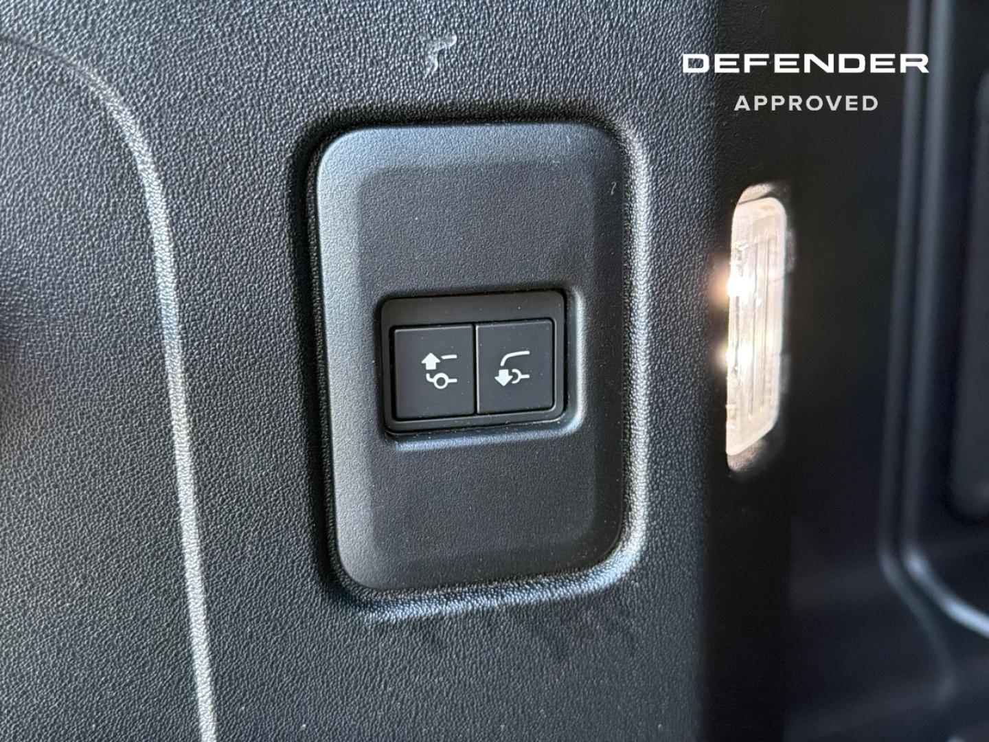 Image LAND-ROVER Defender 110 3.0 D250 Hard Top S