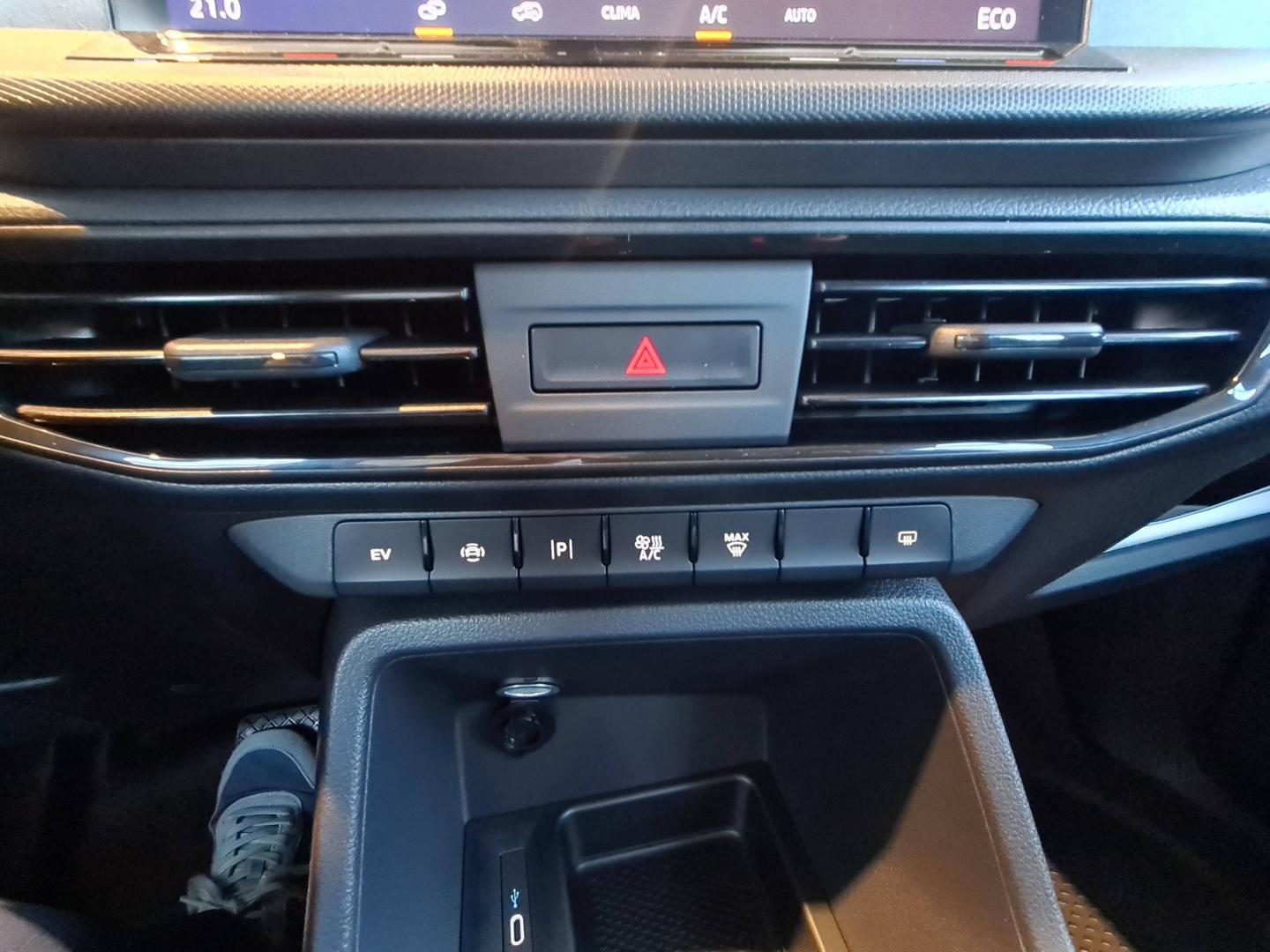 Image FORD Transit Connect L2 1.5 EcoBoost 150ch PHEV Flexcab Trend BVA6