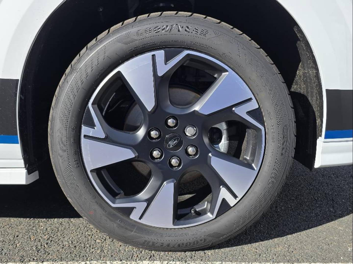 Image FORD Transit Custom Fg 320 L1H1 2.5 Duratec 232ch Hybride rechargeable Sport CVT