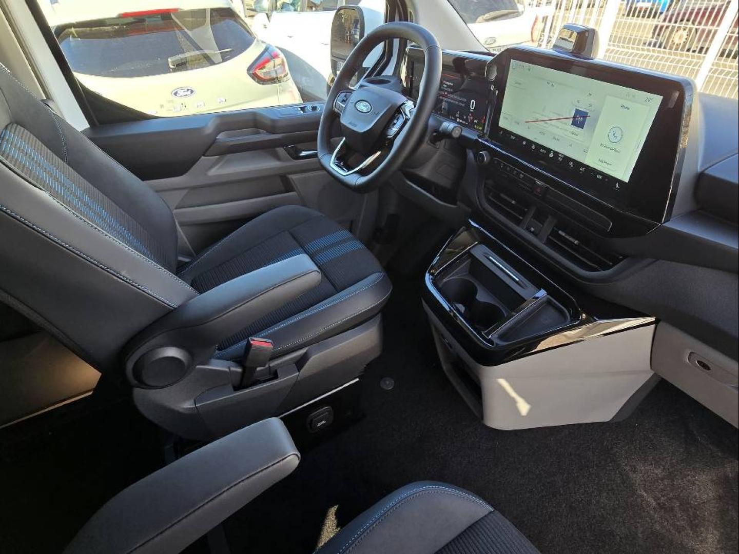 Image FORD Transit Custom Fg 320 L1H1 2.5 Duratec 232ch Hybride rechargeable Sport CVT