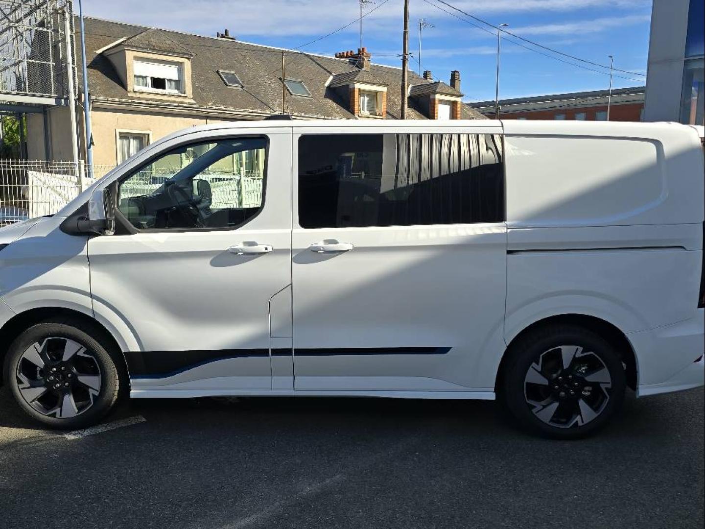 Image FORD Transit Custom Fg 320 L1H1 2.5 Duratec 232ch Hybride rechargeable Sport CVT