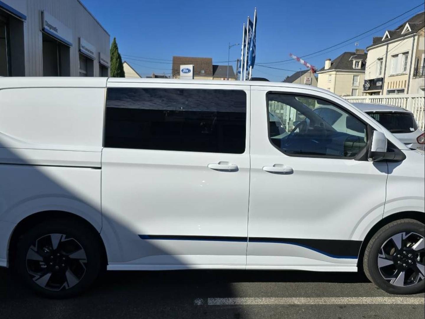 Image FORD Transit Custom Fg 320 L1H1 2.5 Duratec 232ch Hybride rechargeable Sport CVT