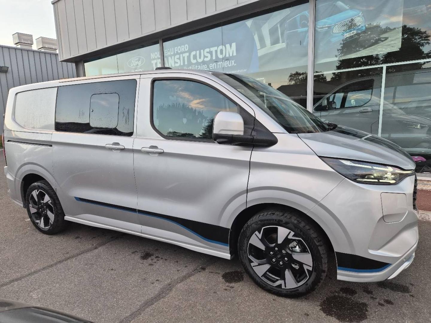 Image FORD Transit Custom Fg 320 L1H1 2.5 Duratec 232ch Hybride recheargeable Cabine Approfondie Sport CVT
