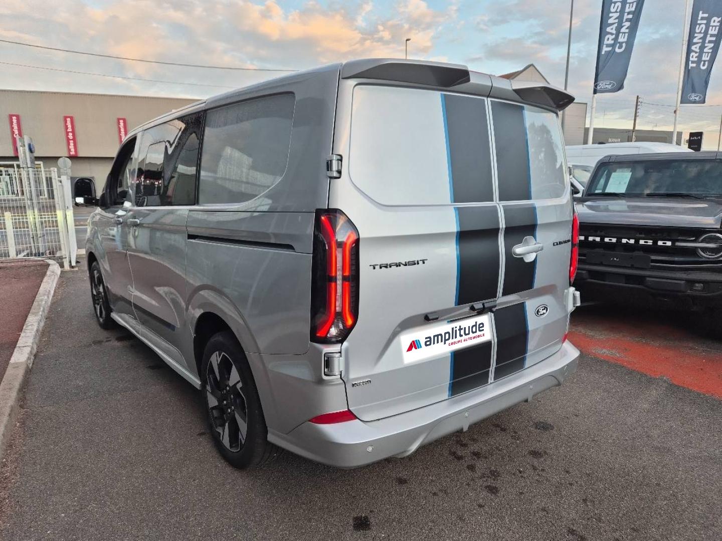 Image FORD Transit Custom Fg 320 L1H1 2.5 Duratec 232ch Hybride recheargeable Cabine Approfondie Sport CVT