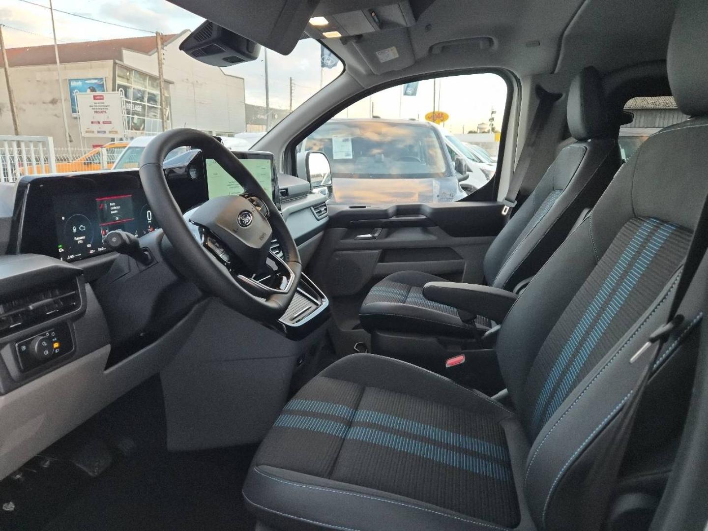 Image FORD Transit Custom Fg 320 L1H1 2.5 Duratec 232ch Hybride recheargeable Cabine Approfondie Sport CVT