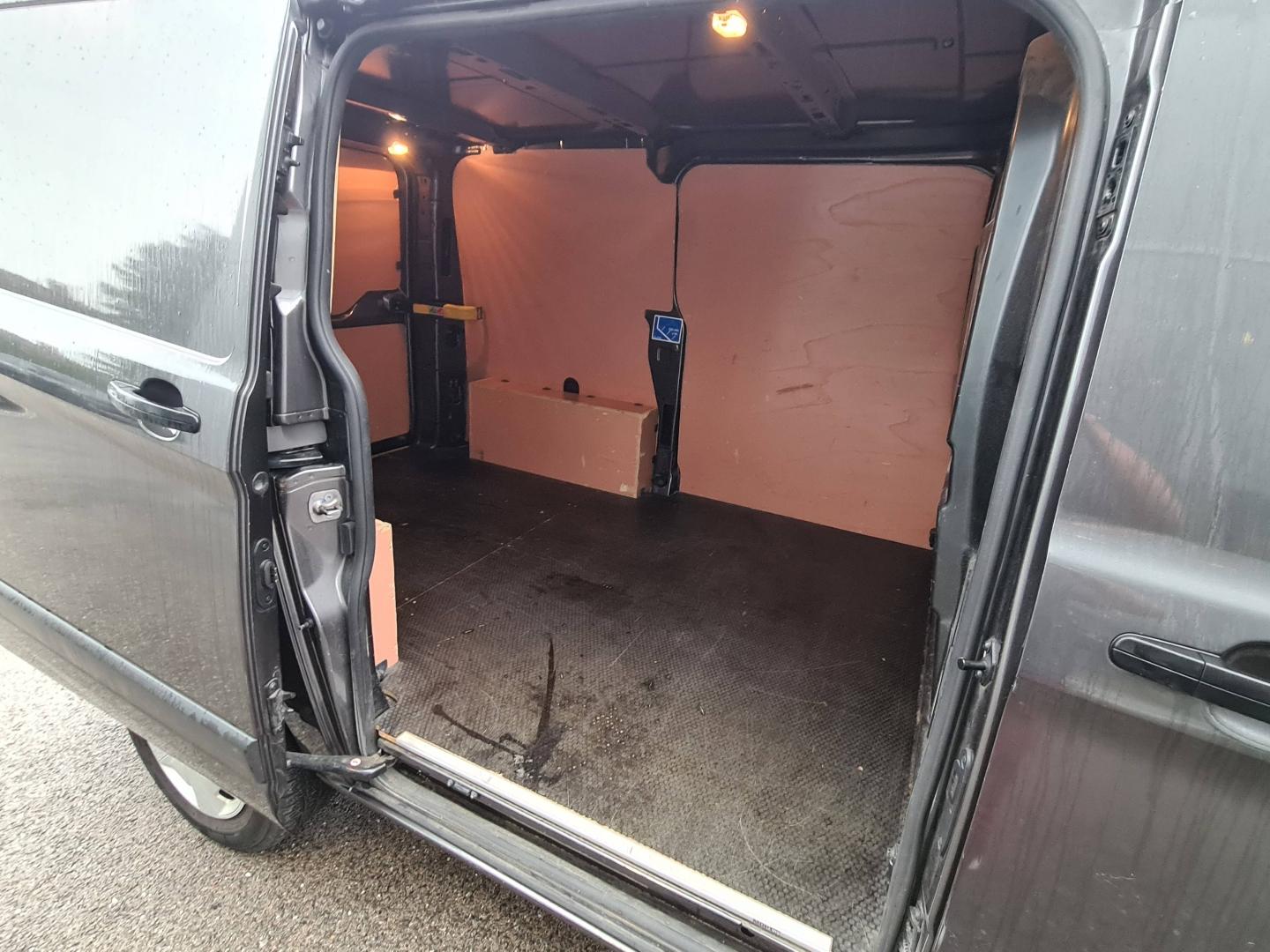 Image FORD Transit Custom Fg 340 L1H1 1.0 EcoBoost 120 pHEV Trend Business