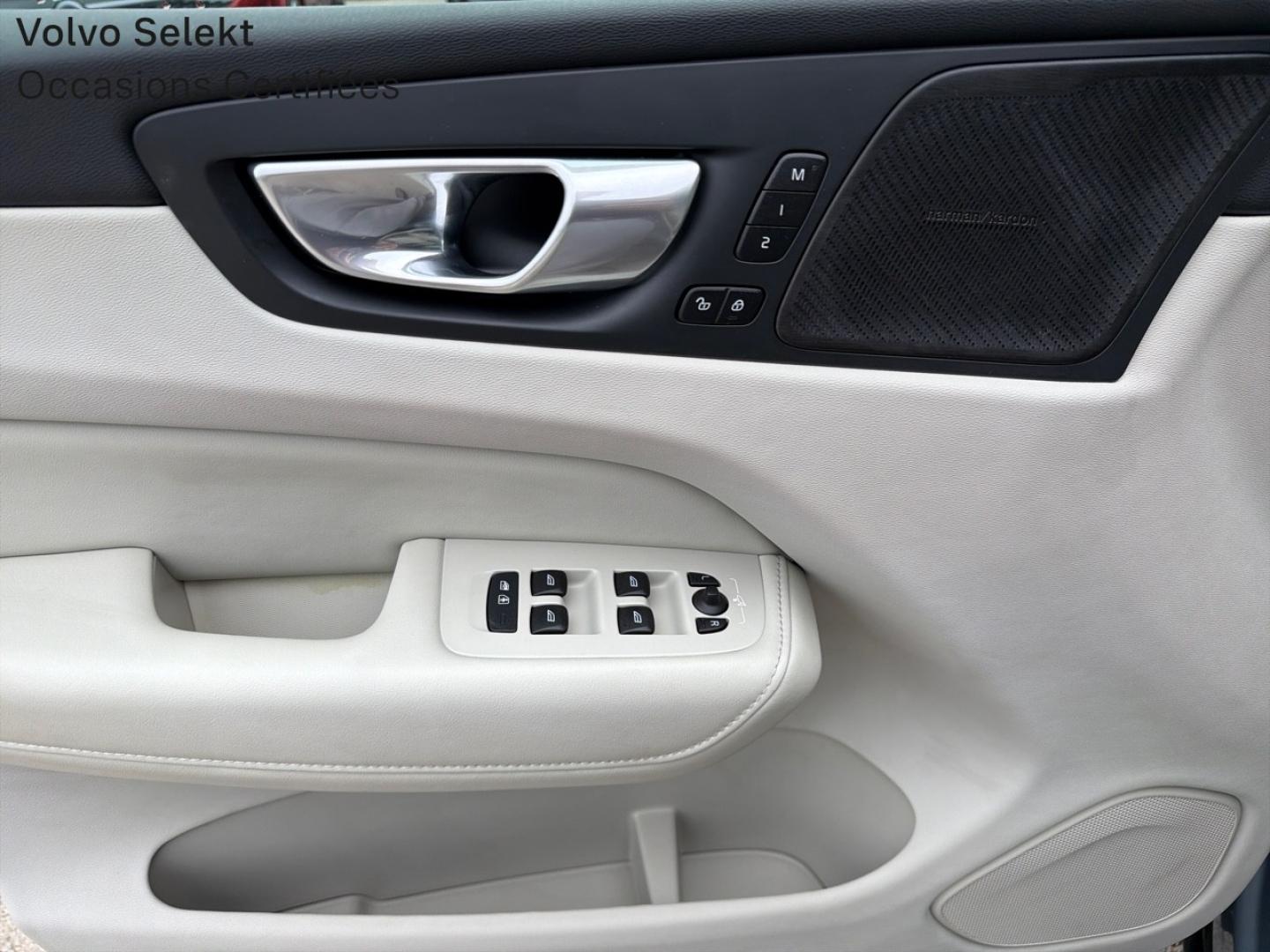 Image VOLVO XC60 T6 AWD 253 + 145ch Utimate Style Dark Geartronic