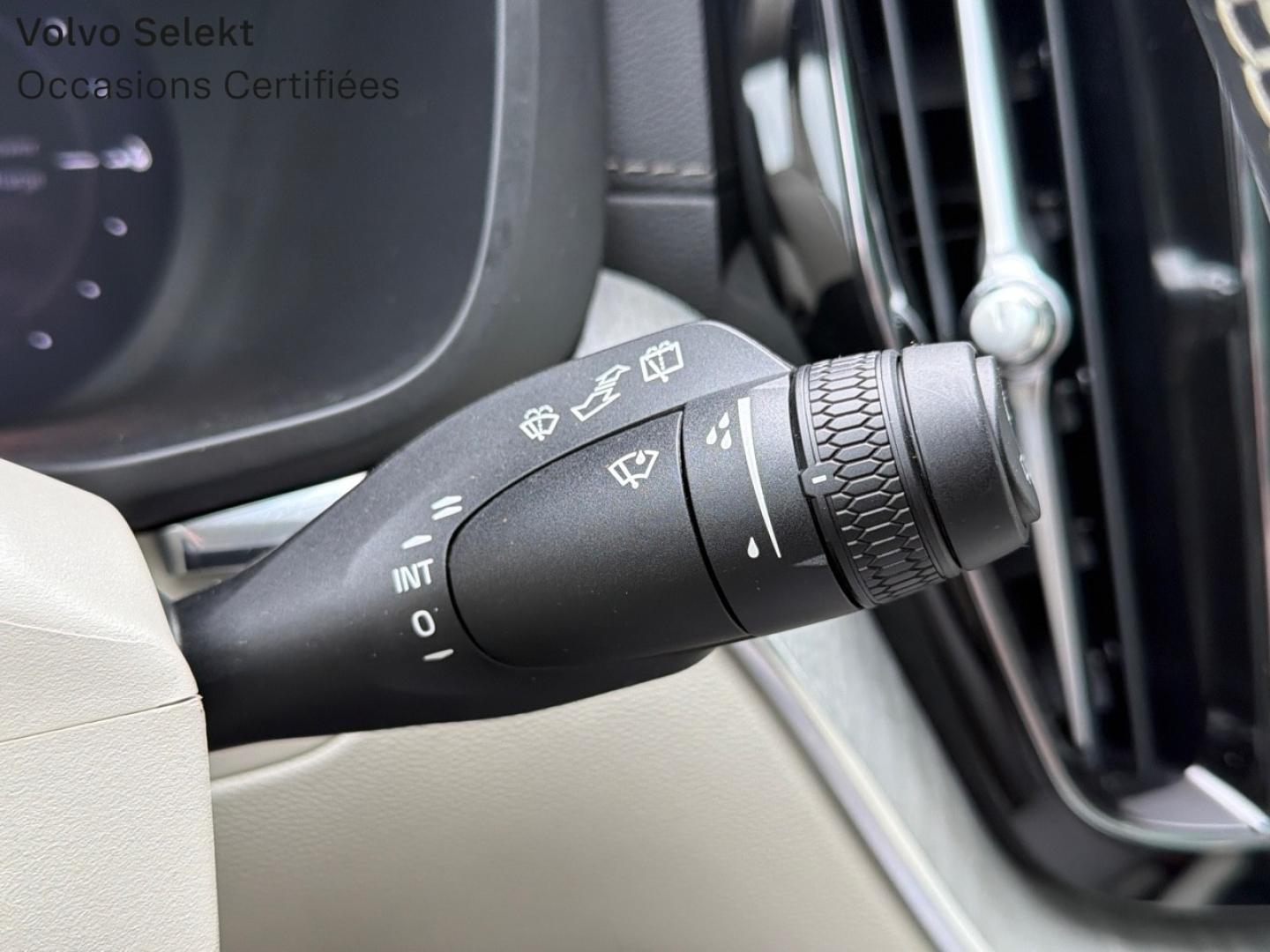 Image VOLVO XC60 T6 AWD 253 + 145ch Utimate Style Dark Geartronic