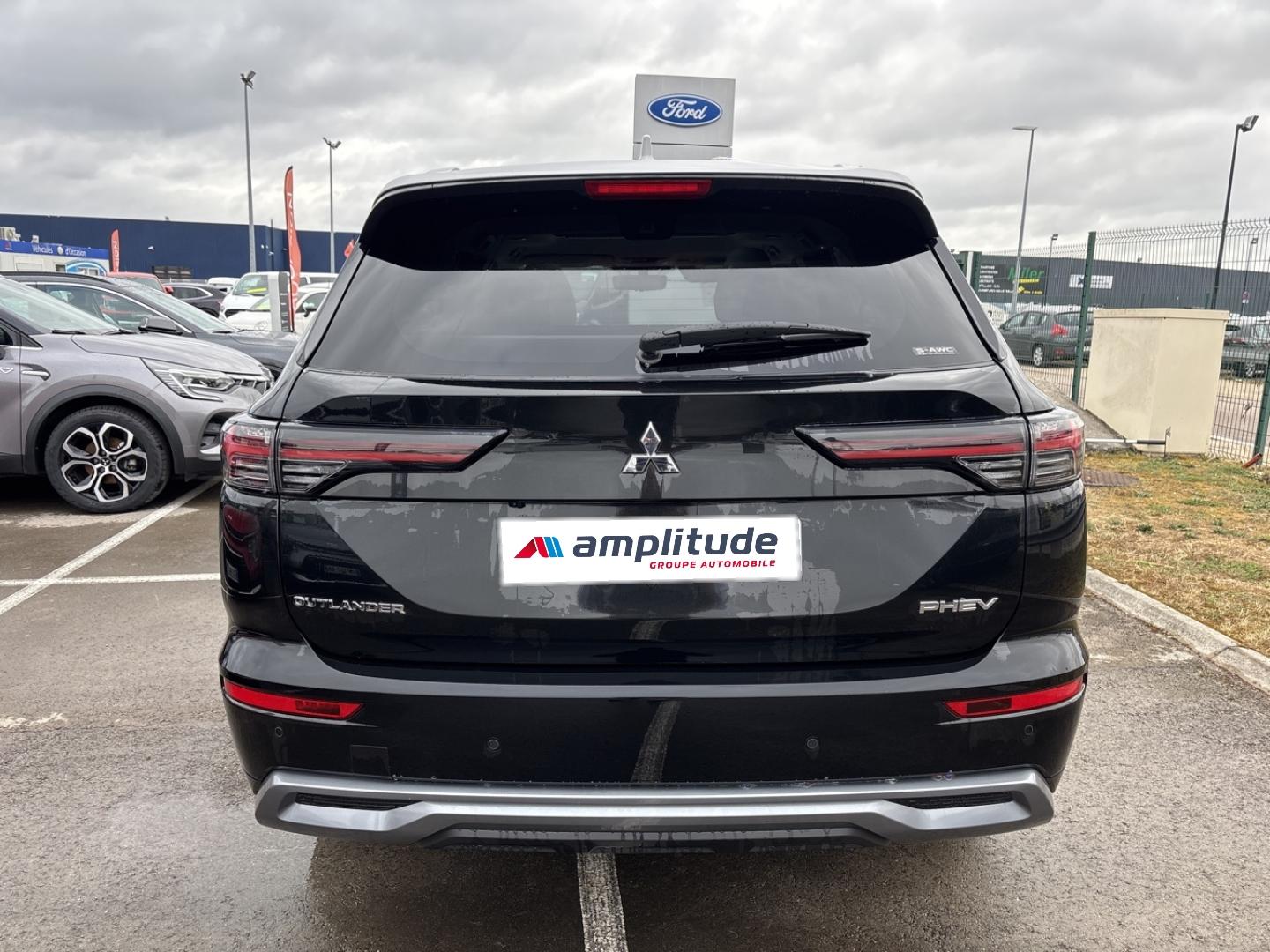 Image MITSUBISHI Outlander 2.4 PHEV 306ch Instyle 4WD
