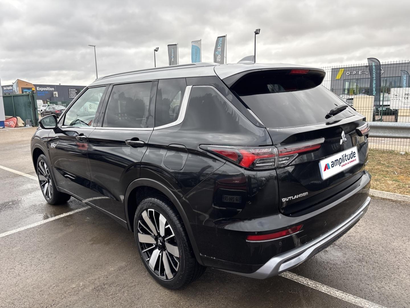 Image MITSUBISHI Outlander 2.4 PHEV 306ch Instyle 4WD