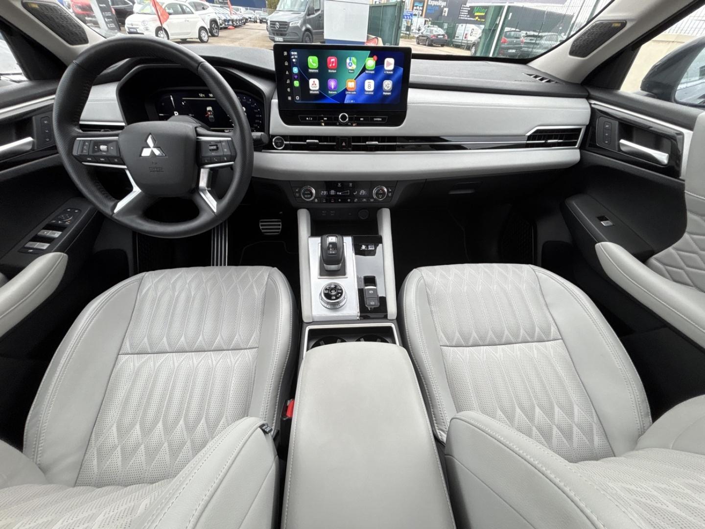 Image MITSUBISHI Outlander 2.4 PHEV 306ch Instyle 4WD
