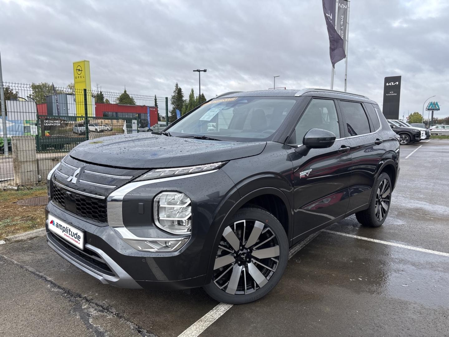 Photo MITSUBISHI Outlander 2.4 PHEV 306ch Intense 4WD