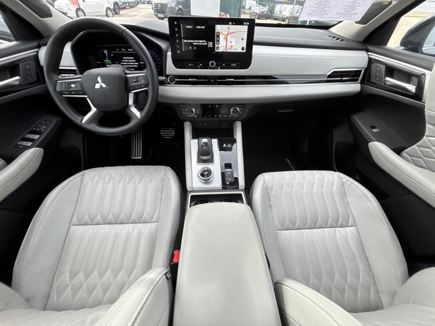 Image MITSUBISHI Outlander 2.4 PHEV 306ch Instyle 4WD