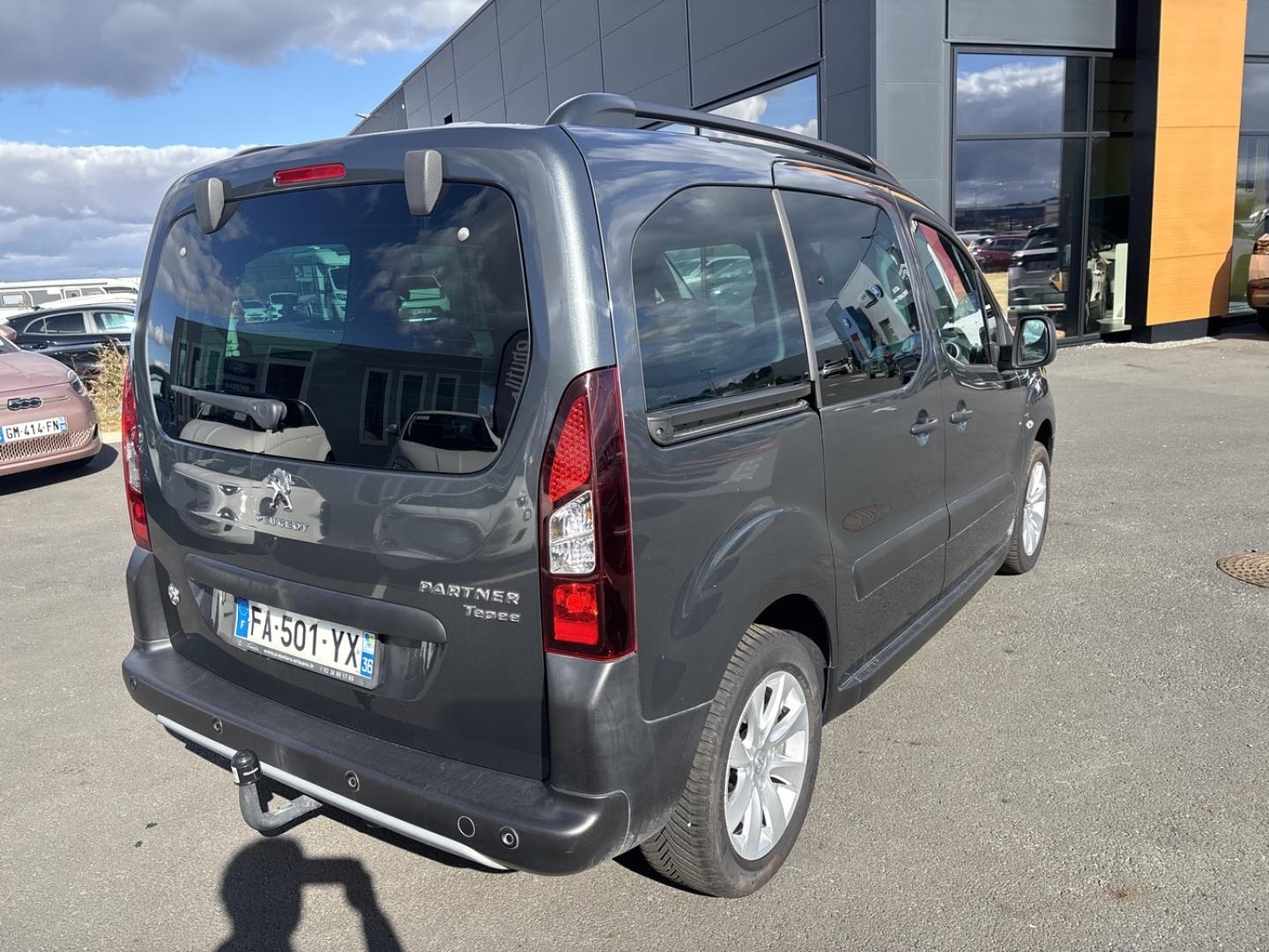 Image PEUGEOT Partner Tepee 1.6 BlueHDi 120ch Outdoor S&S