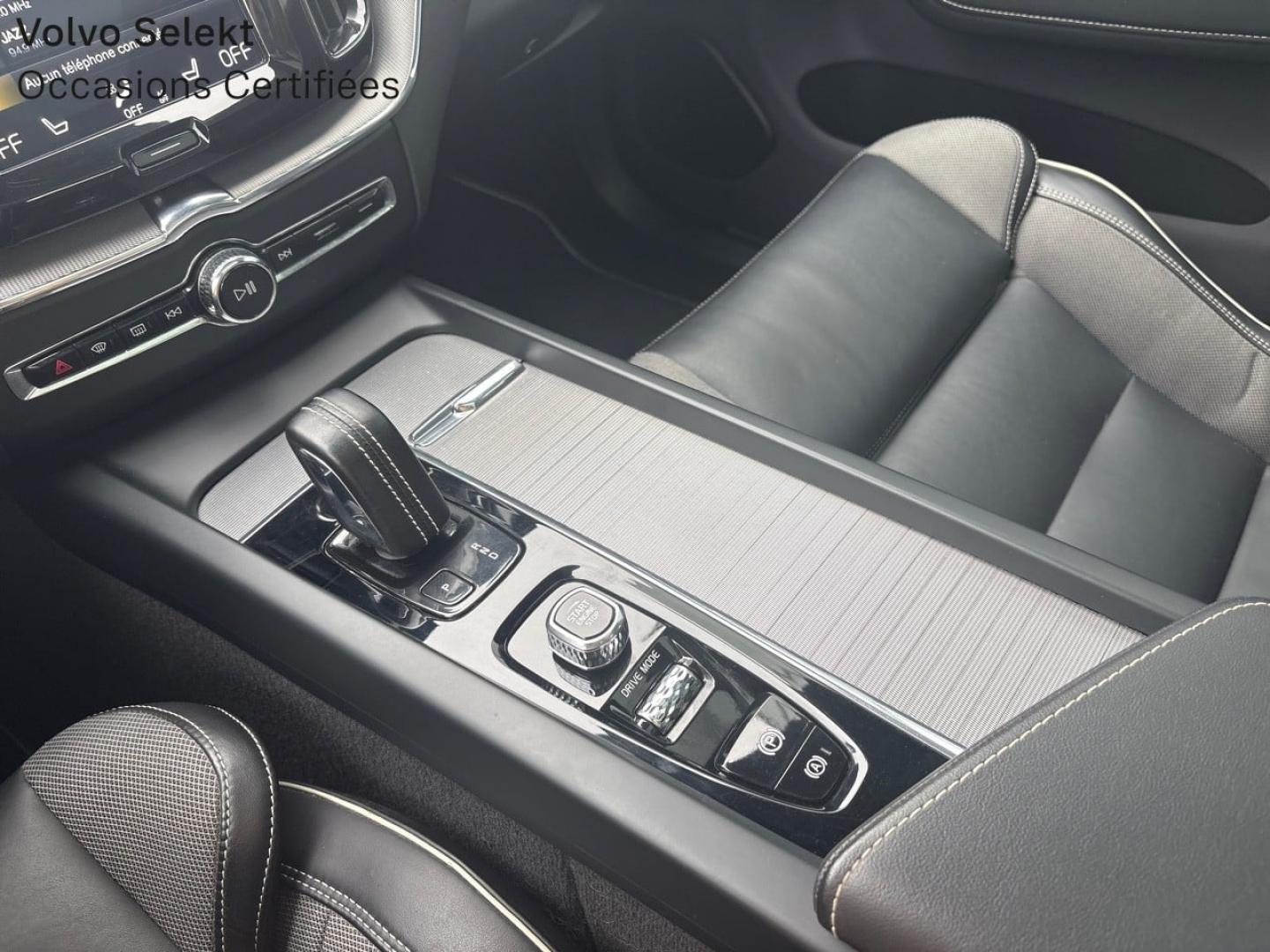 Image VOLVO XC60 T8 AWD Recharge 303 + 87ch R-Design Geartronic
